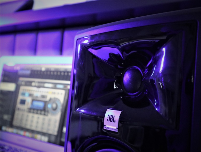 麗唱仍添錦上花——JBL 305P MkII 有源監(jiān)聽(tīng)音箱試用體驗(yàn)